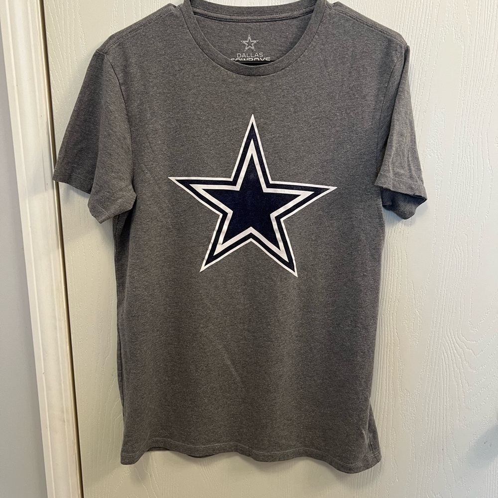 Gray NFL Dallas Cowboys Star Logo short sleeve tee shirt.